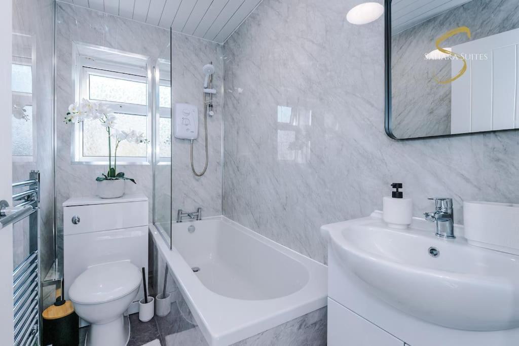 Modern 3Bed - Liverpool Centre - Parking - Sleep 5 * Liverpool