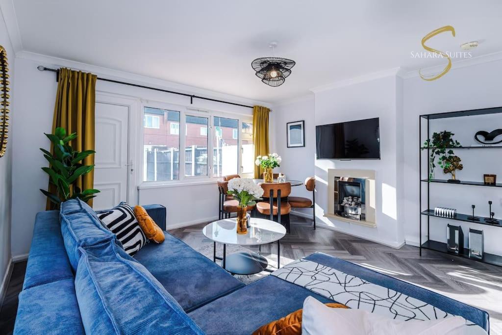 Modern 3Bed - Liverpool Centre - Parking - Sleep 5 *
