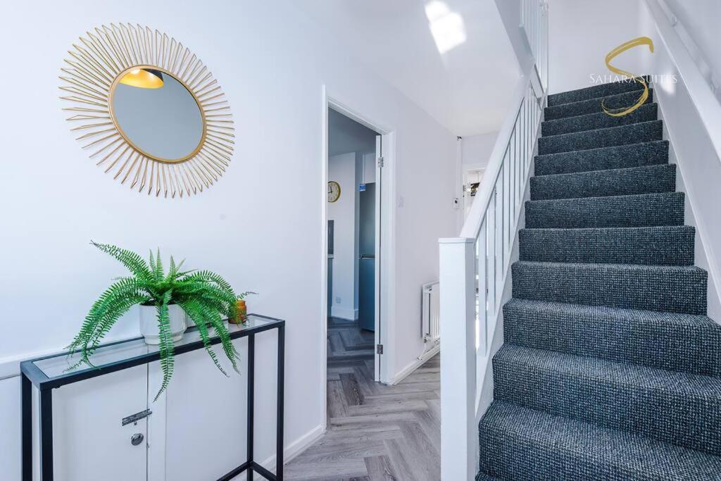 Modern 3Bed - Liverpool Centre - Parking - Sleep 5