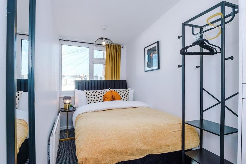 Modern 3Bed - Liverpool Centre - Parking - Sleep 5 Holiday home