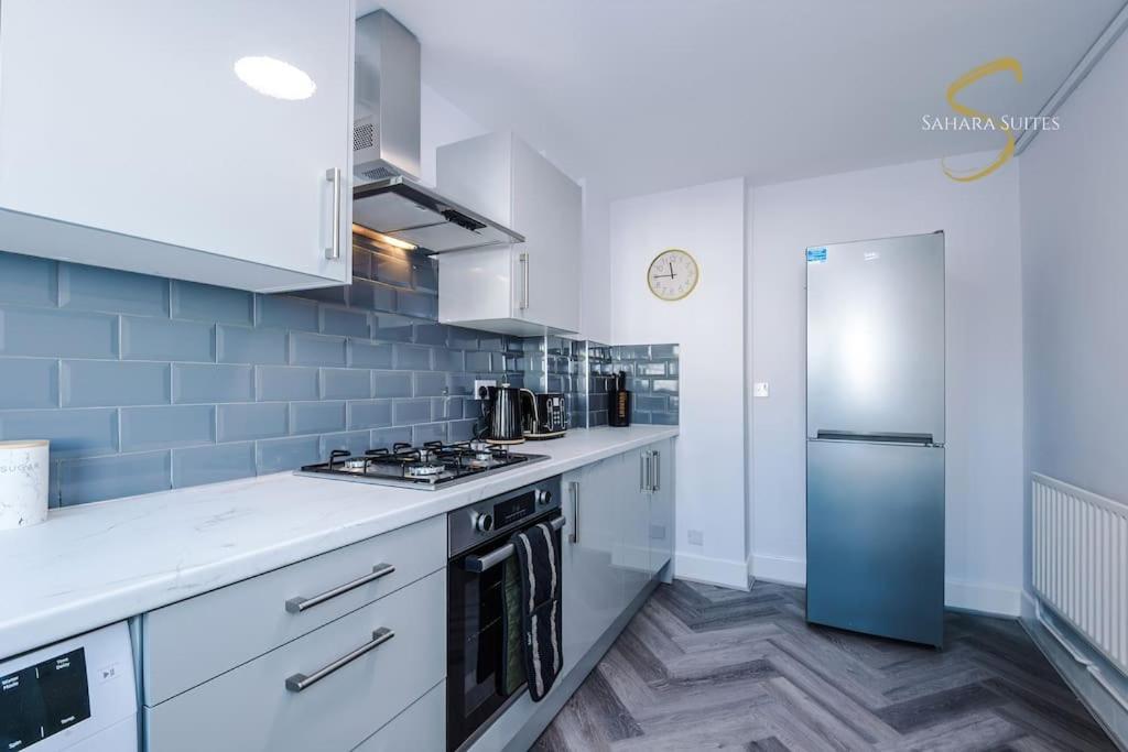 Holiday home Modern 3Bed - Liverpool Centre - Parking - Sleep 5