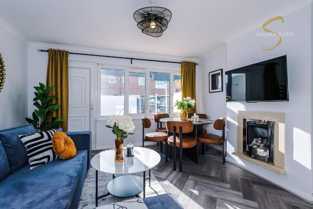 Holiday home Modern 3Bed - Liverpool Centre - Parking - Sleep 5 Liverpool