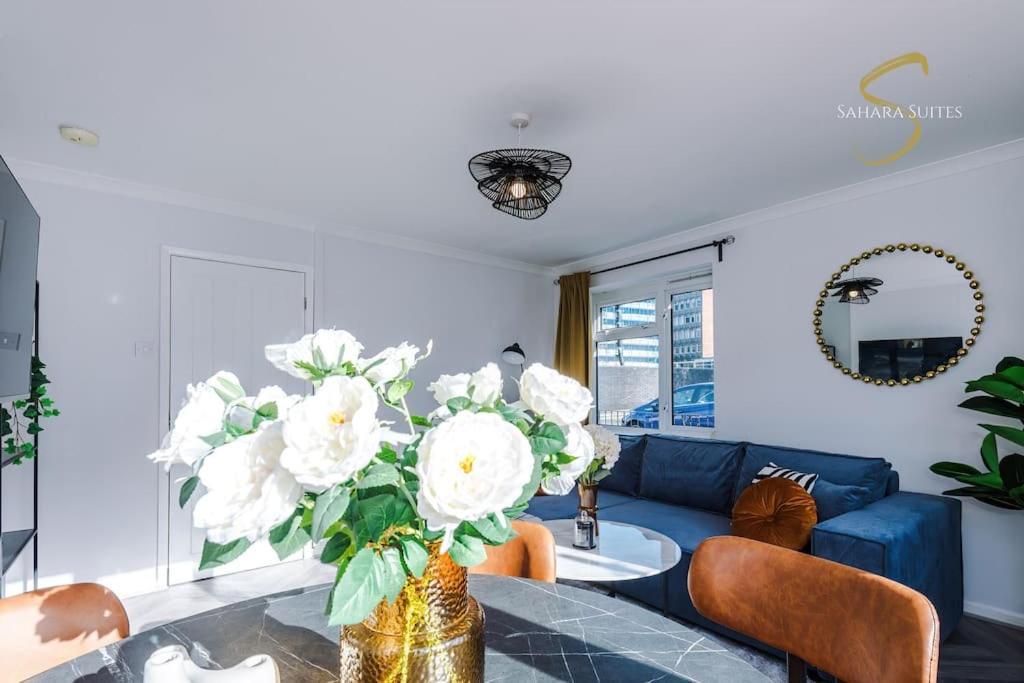 Holiday home Modern 3Bed - Liverpool Centre - Parking - Sleep 5 *
