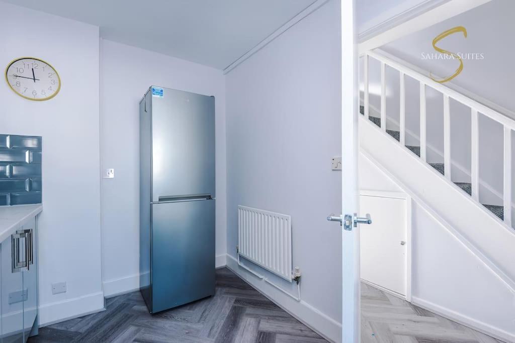 Modern 3Bed - Liverpool Centre - Parking - Sleep 5 Holiday home